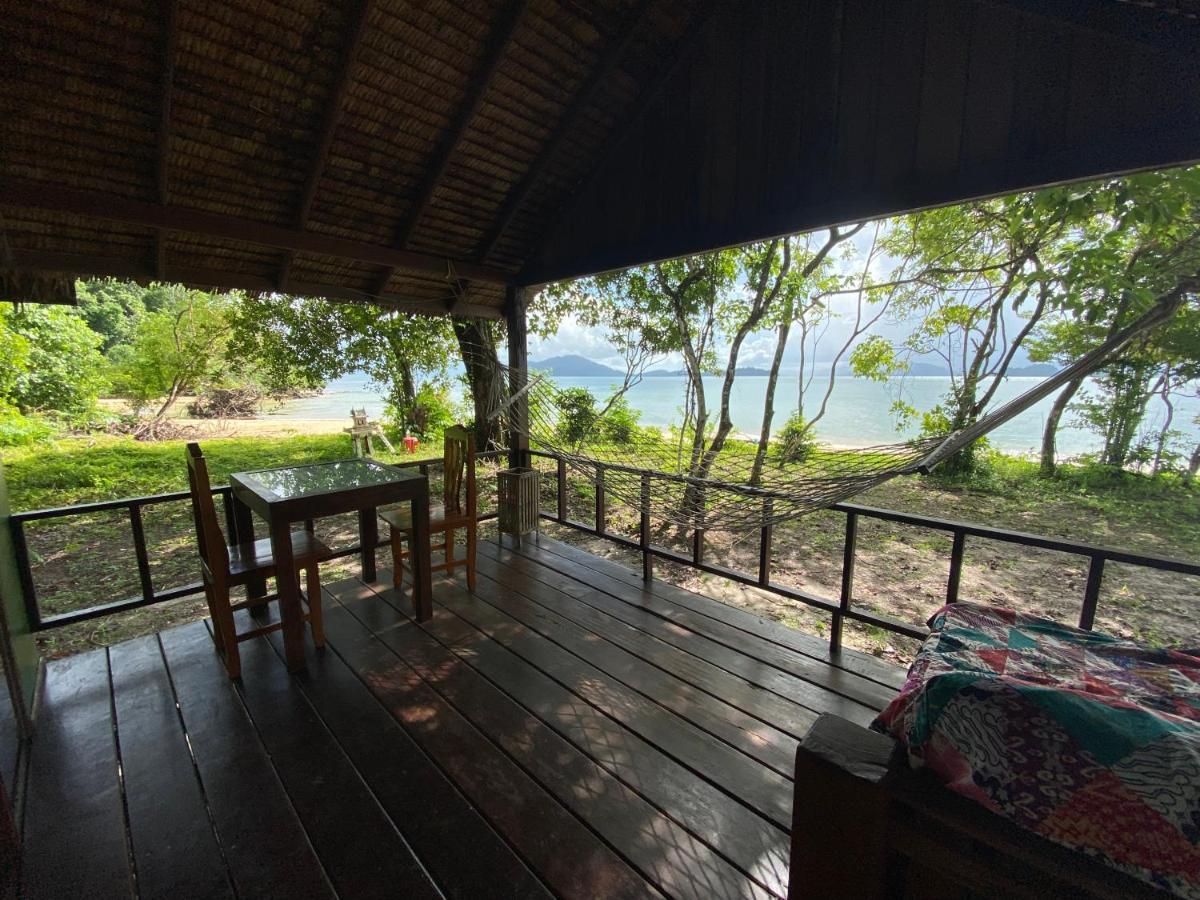 Pp Land Beach Eco Resort Koh Phayam Exteriör bild