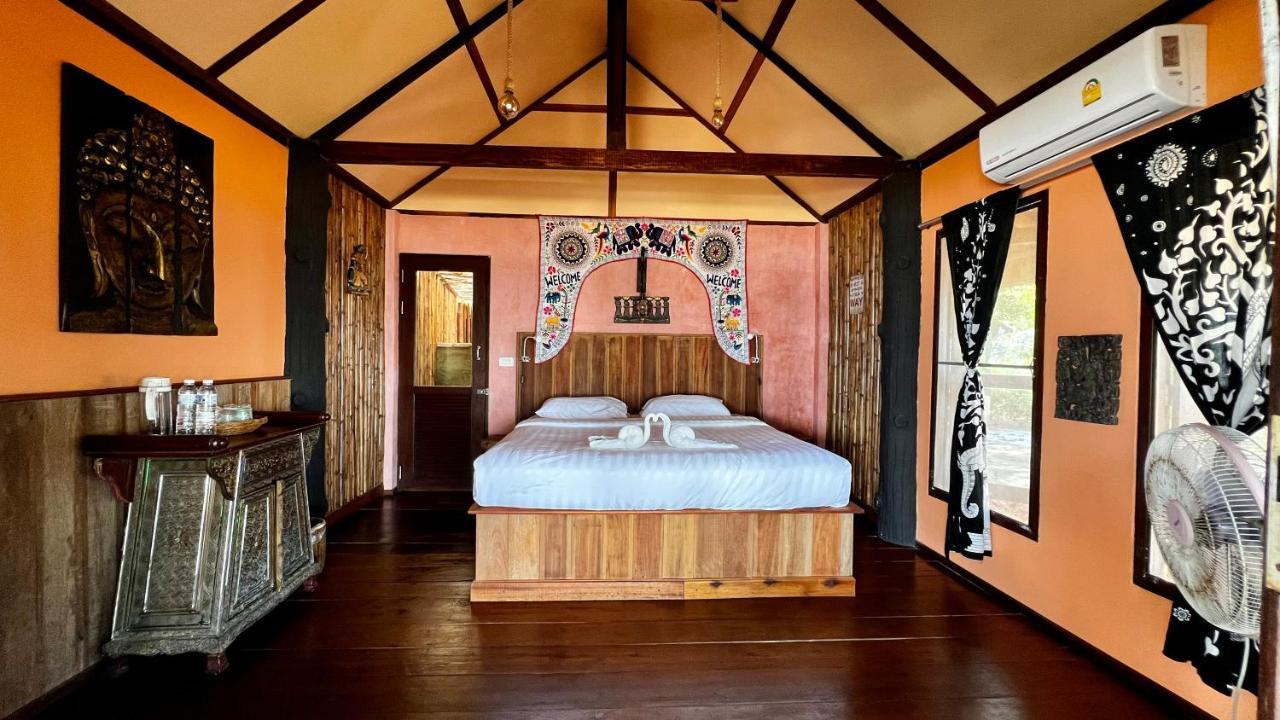 Pp Land Beach Eco Resort Koh Phayam Exteriör bild