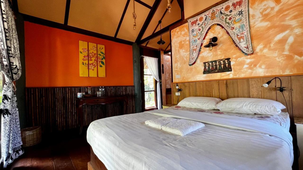 Pp Land Beach Eco Resort Koh Phayam Exteriör bild
